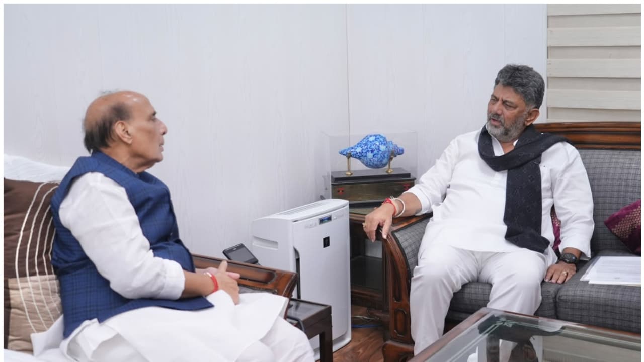 CM DK Shivakumar meets Defence Minister Rajnath Singh in Delhi to seek land and fee reduction for Bengaluru infrastructure projects