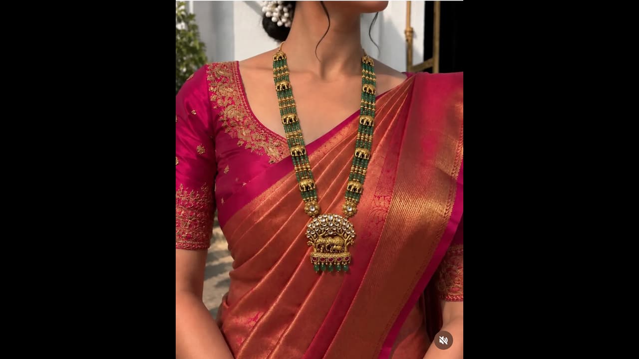 ಸೀರೆಯುಟ್ಟಾಗ ನಿಮ್ಮ ಅಂದವನ್ನು ದುಪ್ಪಟ್ಟು ಮಾಡುವ ಹಸಿರು ಮಣಿಯ ಹಾರಗಳಿವು..!