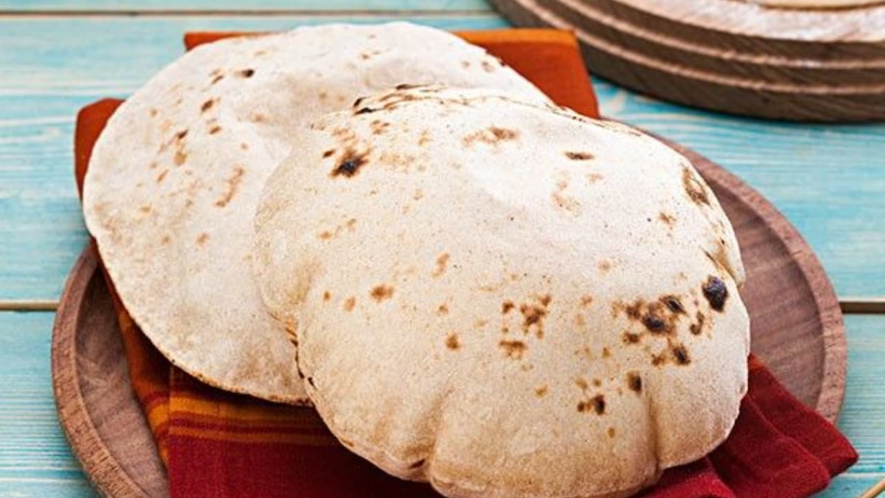 Food: ಬಾಯಲ್ಲಿ ಇಟ್ಟರೆ ಕರಗುವ ಮೃದು ಚಪಾತಿ ರಹಸ್ಯ: ಹೀಗೆ ಮಾಡಿದ್ರೆ ಪೂರಿಯಂತೆ ಉಬ್ಬಿ ಬರುತ್ತೆ ಸಾಫ್ಟ್ ಚಪಾತಿ!