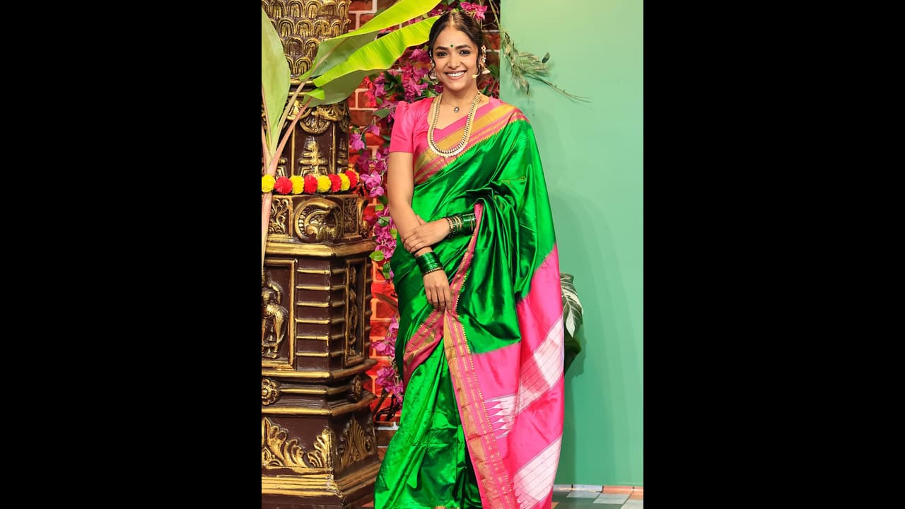 ನವರಾತ್ರಿ ಬಣ್ಣಗಳ ಅನುಸಾರ ನೀವು ಟ್ರೈ ಮಾಡಿ ಅನುಪಮಾ ಗೌಡ ಸೀರೆ-ಬ್ಲೌಸ್ ಸ್ಟೈಲ್