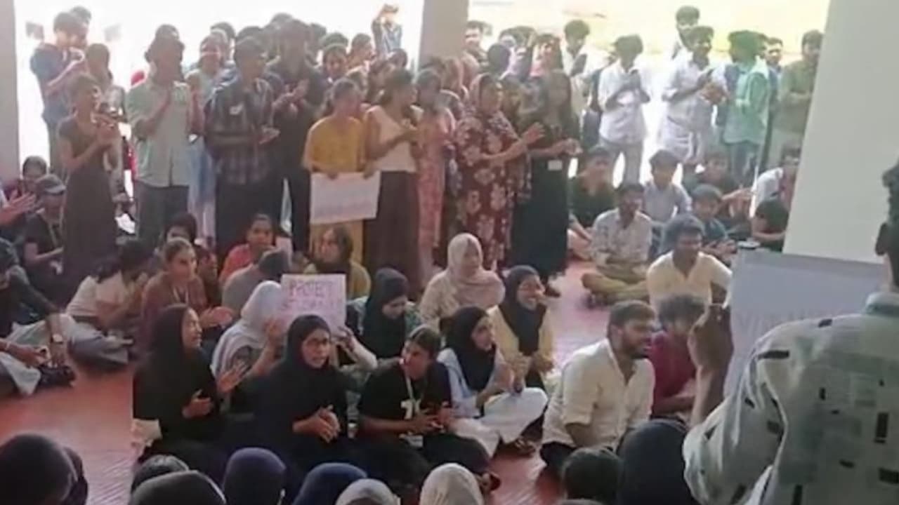 തീവ്ര നിലപാടുള്ള പ്രഭാഷകരെ ക്ഷണിച്ചതാണ് പ്രതിഷേധത്തിന് കാരണം, വന്ദേമാതരം സെമിനാർ വിവാദത്തിൽ വിസിക്ക് അധ്യാപക സംഘടനയുടെ കത്ത്
