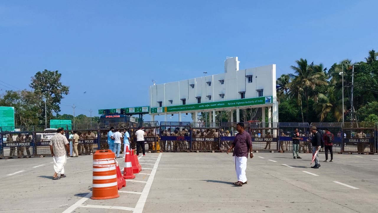 നാട്ടിക ടോൾ പിരിവ് തൽക്കാലം തടയില്ല; ഹർജി നവംബർ നാലിന് വീണ്ടും പരിഗണിക്കും