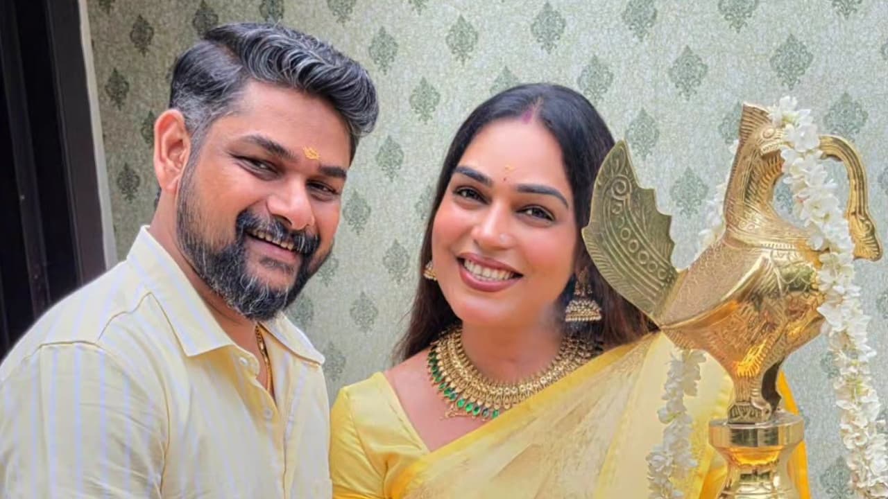 'കൈപിടിക്കാന്‍ ആരുമില്ലാതിരുന്നപ്പോഴും സ്വപ്‍നങ്ങളെ കൈവിട്ടില്ല'; പുതിയ സന്തോഷം പങ്കുവച്ച് സീമ വിനീത്