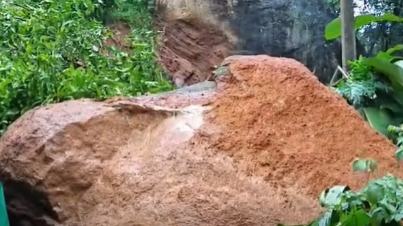 ഉഗ്രശബ്ദത്തോടെ പാറ ഉരുണ്ടു താഴേക്ക്, വീണത് സമീപത്തെ കിണറിന് മുകളിൽ, ദുരന്തം ഒഴിവായെങ്കിലും കുടിവെള്ളം മുട്ടി വീട്ടുകാർ