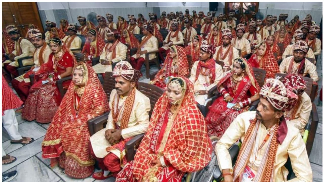 ತಂಗಿಯಿಲ್ಲದ ಕೊರತೆ: ಸಹೋದರನ ಸ್ಥಾನದಲ್ಲಿ ನಿಂತು 101 ಬಡ ಯುವತಿಯರಿಗೆ ಸಾಮೂಹಿಕ ವಿವಾಹ ಮಾಡಿಸಿದ ಉದ್ಯಮಿ ಅಗರ್ವಾಲ್‌
