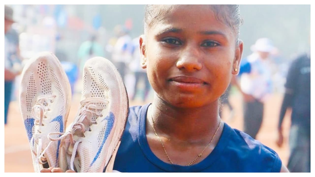 കടം വാങ്ങിയ സ്‌പൈക്കുമായി അക്ഷയ കുതിച്ചത്‌ സ്വര്‍ണത്തിലേക്ക്‌, മികച്ച പ്രകടനം വഴി പാലക്കാടുകാരി സ്വപ്‌നം കണ്ടത്‌ ഒറ്റമുറി വീട്ടില്‍ നിന്നുള്ള മോചനം