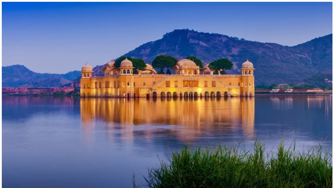 ಮಾನ್ ಸಾಗರ್ ಸರೋವರದಲ್ಲಿ ತೇಲುವ ಜೈಪುರದ ನಿಗೂಢ ಅರಮನೆ, ‘ಜಲ್ ಮಹಲ್’ ಸೌಂದರ್ಯವೇ ಅದ್ಭುತ