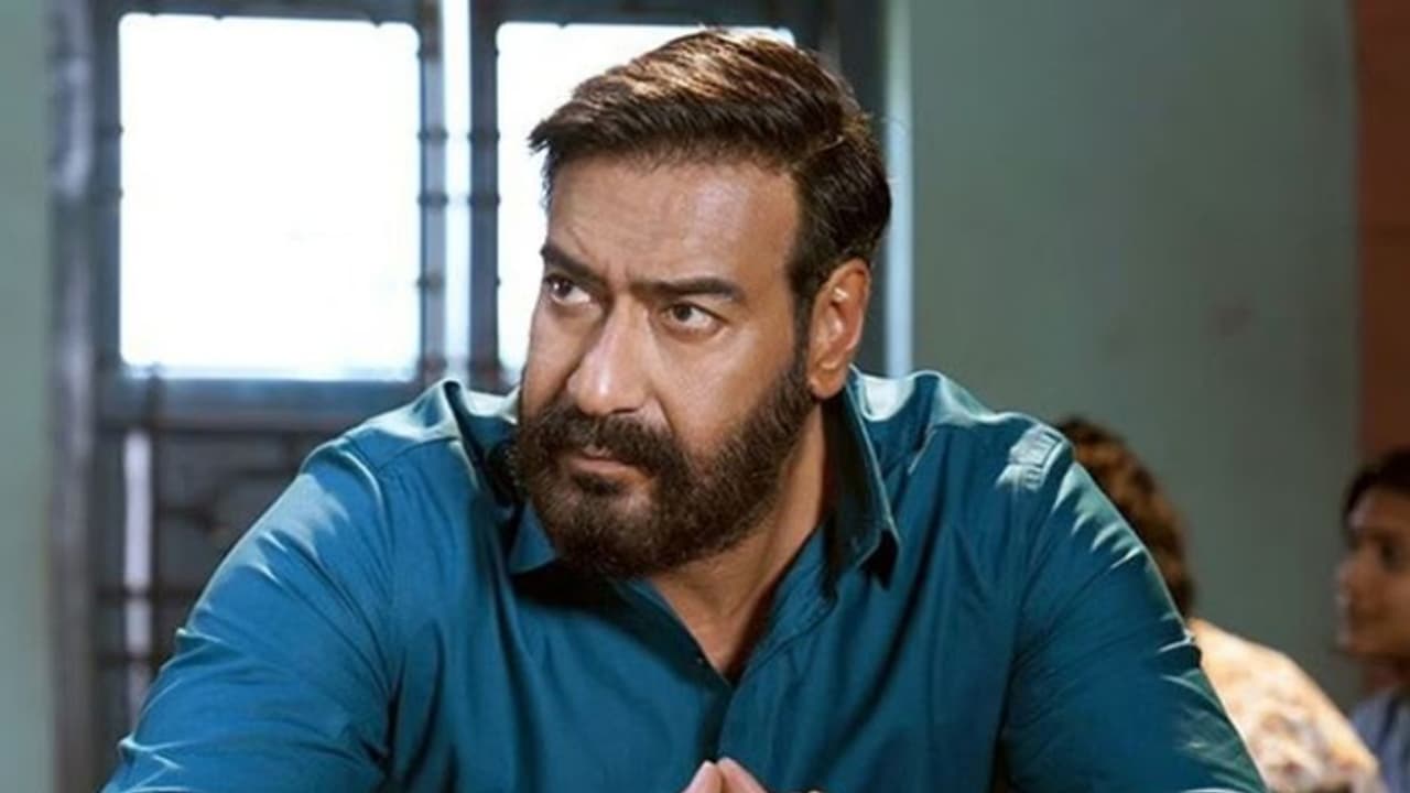 എഫ്.ഡി.എ കമ്മീഷണർ തുക്കാറാം മുണ്ടെയ്ക്കെതിരെ അജയ് ദേവ്ഗൺ കോടതിയിൽ; പാൻ മസാല പരസ്യത്തിലെ നോട്ടീസ് നിയമവിരുദ്ധമെന്ന് ഹർജി