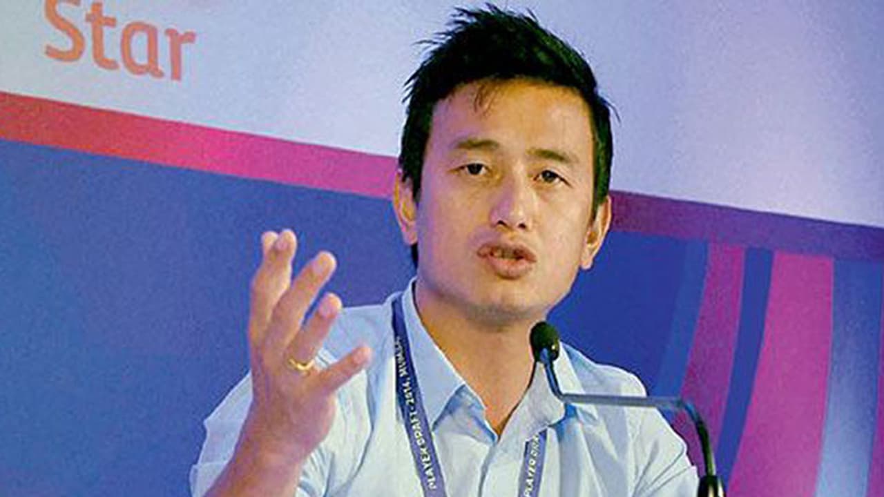 ব্রাজিল ম্যাচে অর্থ খরচের বিরোধিতা বাইচুঙের