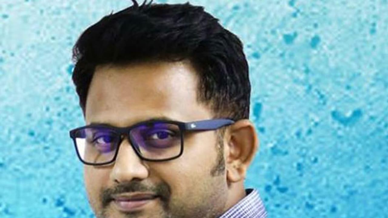 കെ ആര്‍ അരുണ്‍കുമാറിന് പ്രവാസി മാധ്യമ പുരസ്‍കാരം | K R Arunkumar ...