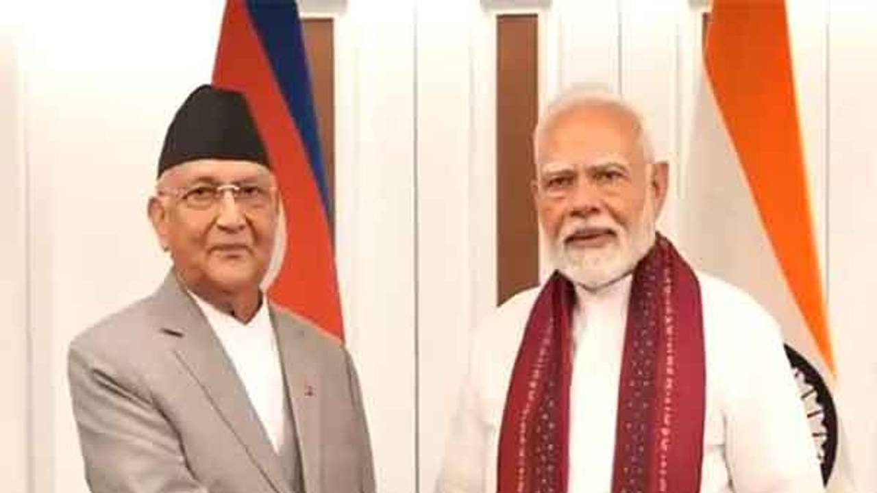 PM Modi-KP Sharma Oli की मुलाकात, क्या भारत-नेपाल के संबंध होंगे बेहतर ...