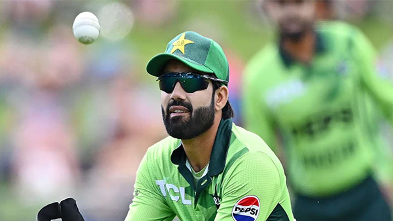 Pakistan Razwan Rant Not ashamed I can't speak English: Pak's Rizwan to trollers (WATCH ...