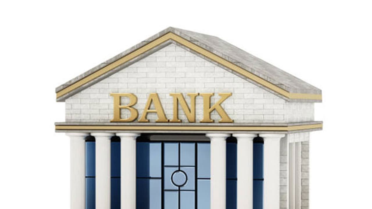 Aggressive Public Sector Bank Push Threatens Private Bank Expansion ...