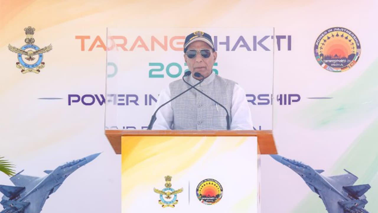 যোধপুরে তরঙ্গ শক্তি-২০২৬ মহড়ায় প্রতিরক্ষামন্ত্রীর আত্মনির্ভরতার বার্তা
