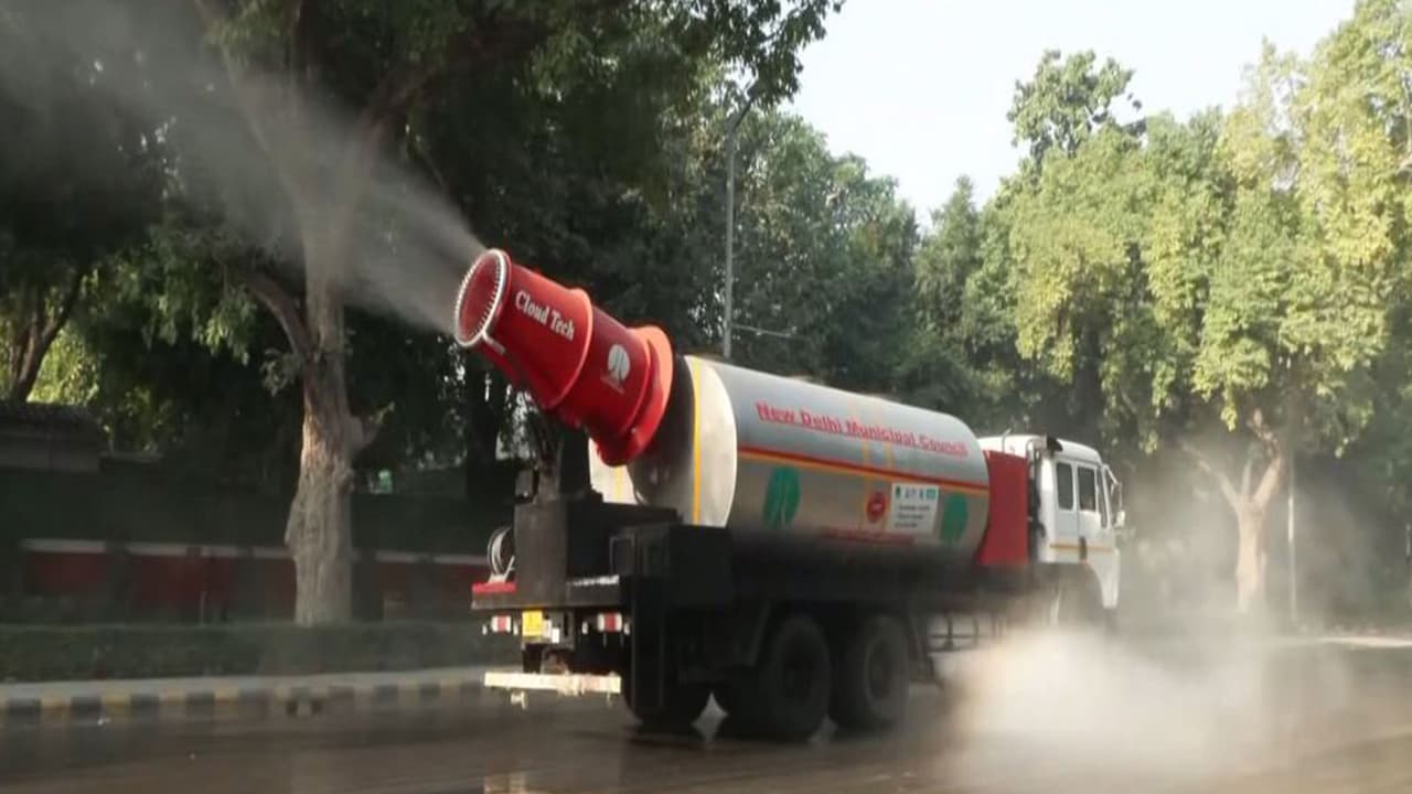 Delhi Air Quality Stays Moderate As Toxic Foam Reappears In Yamuna