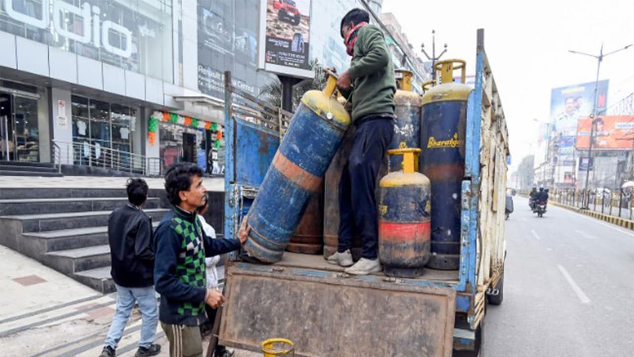 LPG crisis grips Sikkim; long queues, businesses hit during tourist season