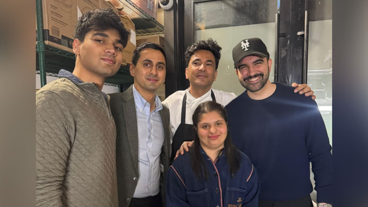 NYC Mayor Zohran Mamdani breaks Ramzan fast at Vikas Khanna's eatery