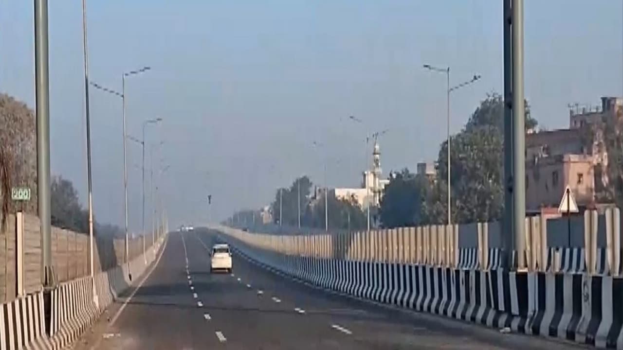 Delhi-Dehradun Expressway trial run begins, to cut travel by 4 hours