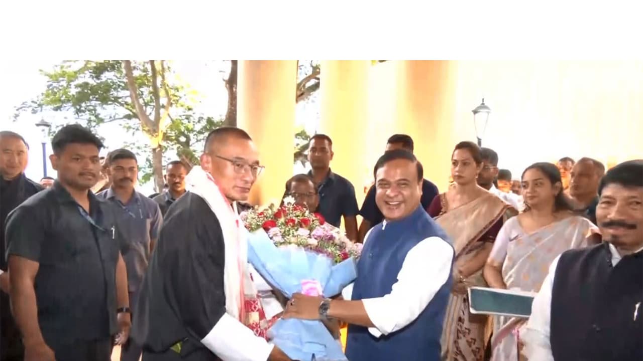 Bhutan PM Tshering Tobgay gets grand welcome in Assam by CM Sarma