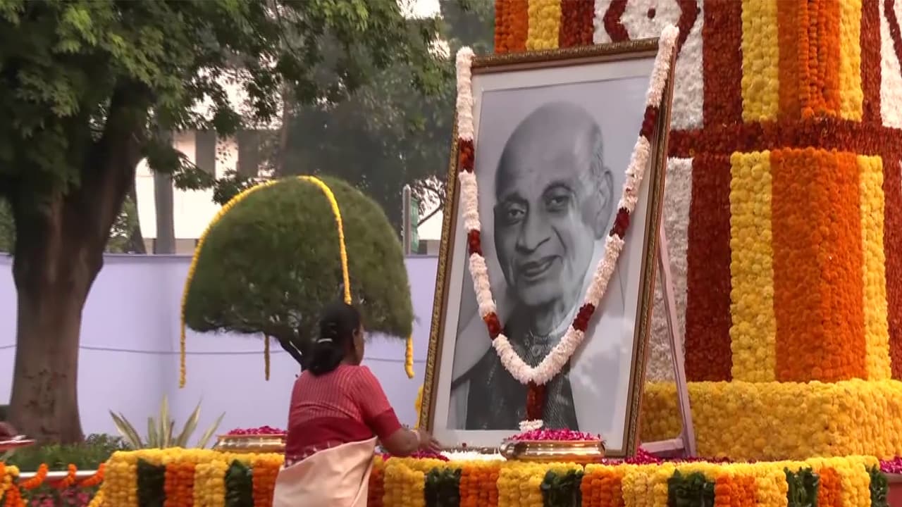 President Murmu and PM Modi Pay Tribute to Sardar Patel in New Delhi