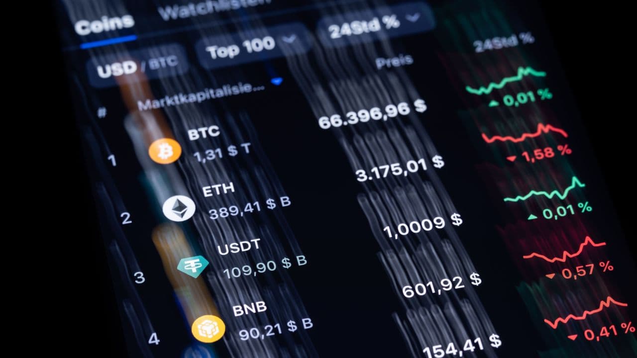 ARK, Glassnode Rank Bitcoin Most Decentralized – Ethereum, Solana Face Different Trade-Offs