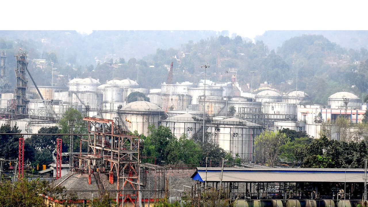 India's Oil & Gas Sector Faces Challenges Amid Global Energy Turmoil