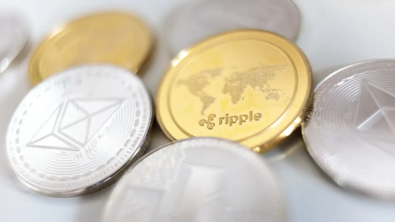 US Spot Altcoin ETFs Log $12M Inflows, Bucking Bitcoin And Ethereum ETF Outflows