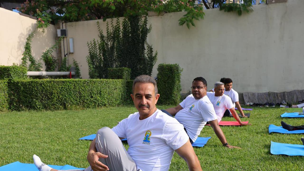 MoS Kirti Vardhan Singh joins yoga session in Dushanbe ahead of IDY