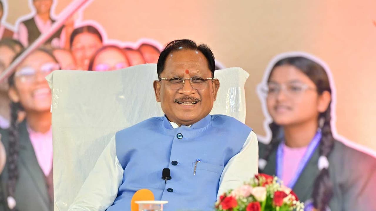 CM साय ने NEET पास करने वाले छात्रों से की मुलाकात, कहा- सरकार हर संभव मदद करेगी