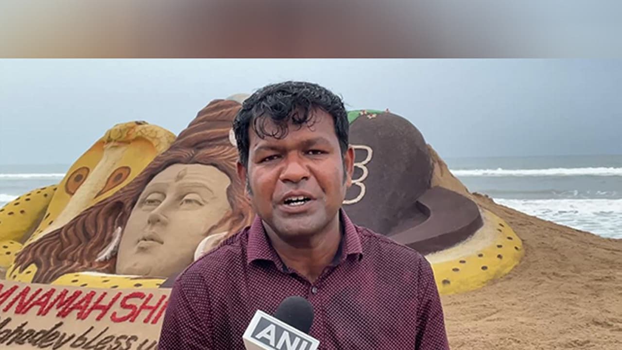 Padma Shri Sudarsan Pattnaik to represent India at Venice art show