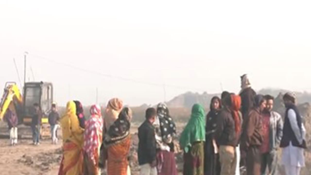 Humayun Kabir starts 'Babri Masjid' construction in Murshidabad