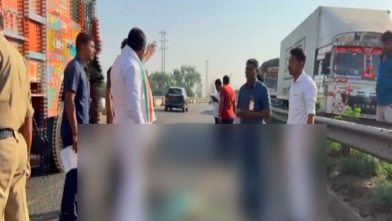 Telangana: Two students on way to exam killed in truck accident ...