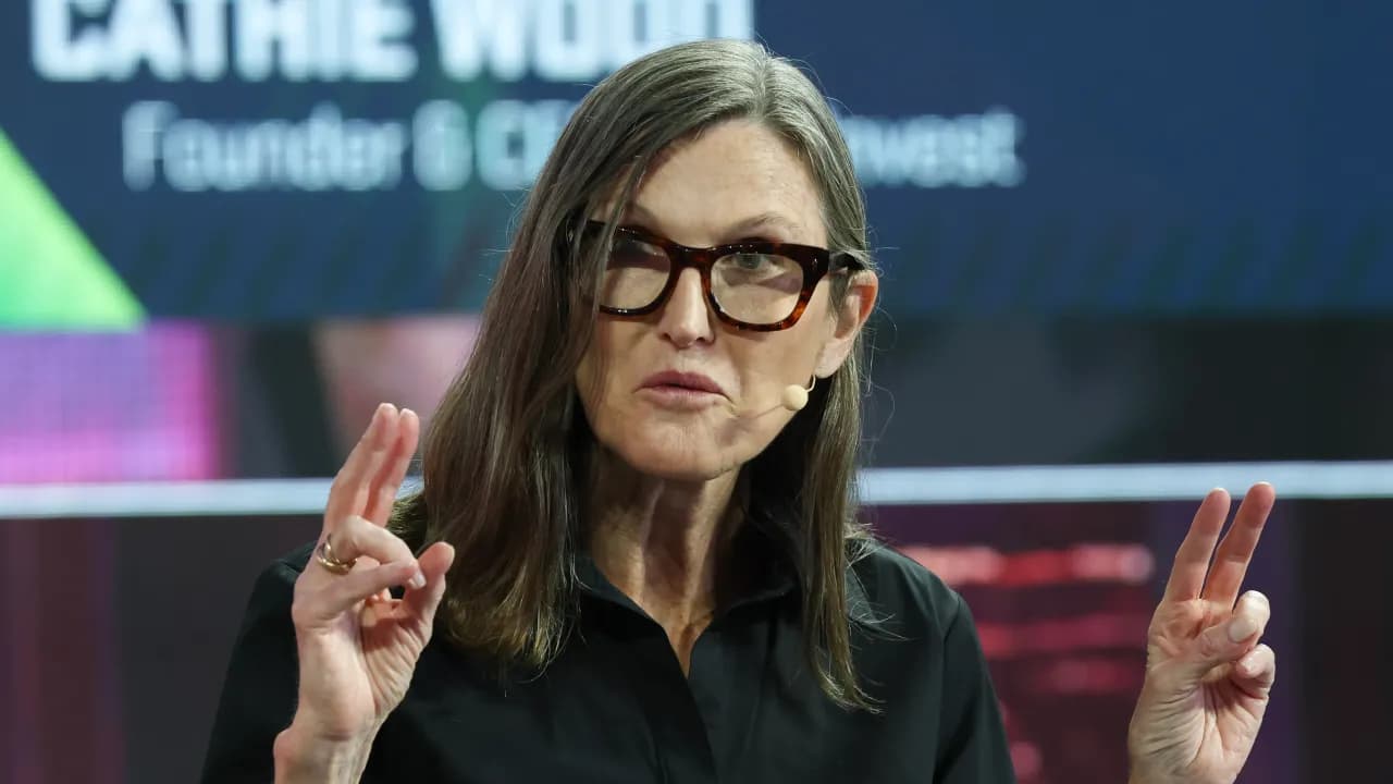 Cathie Wood Warns Bitcoin Investors Are ‘Selling First, And Asking Questions Later’ As Market Uncertainty Skyrockets