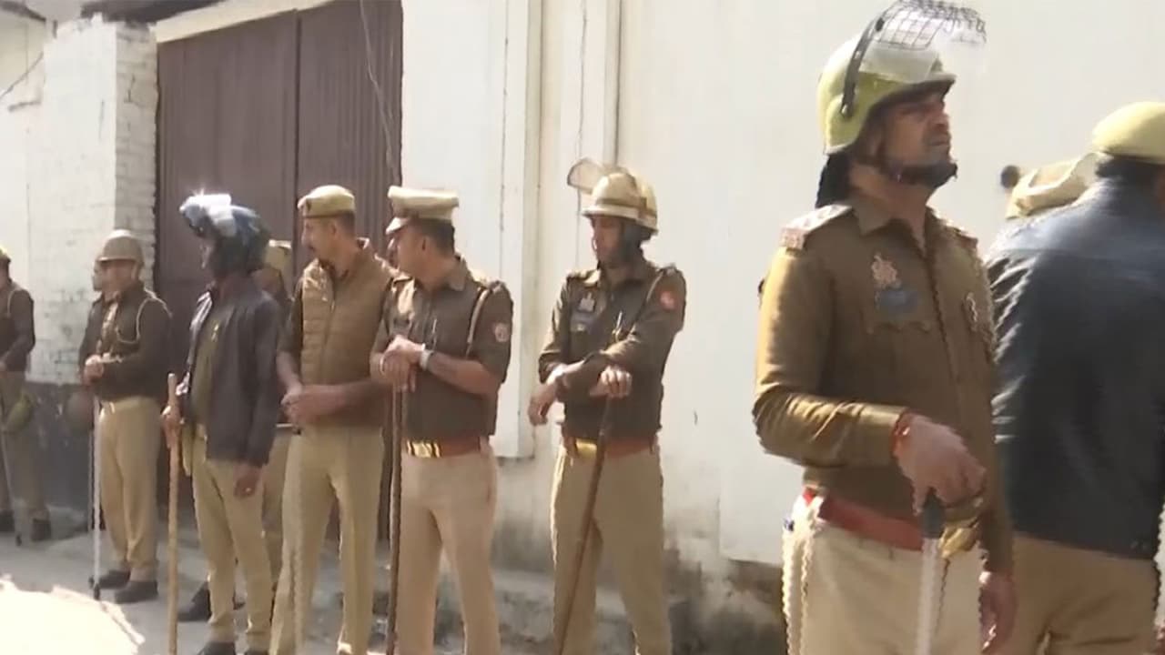 International Wildlife Trafficker Arrested in Lucknow With Falcons