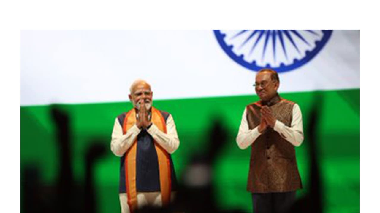 Indian diaspora in Malaysia warmly welcomes PM Modi on two-day visit