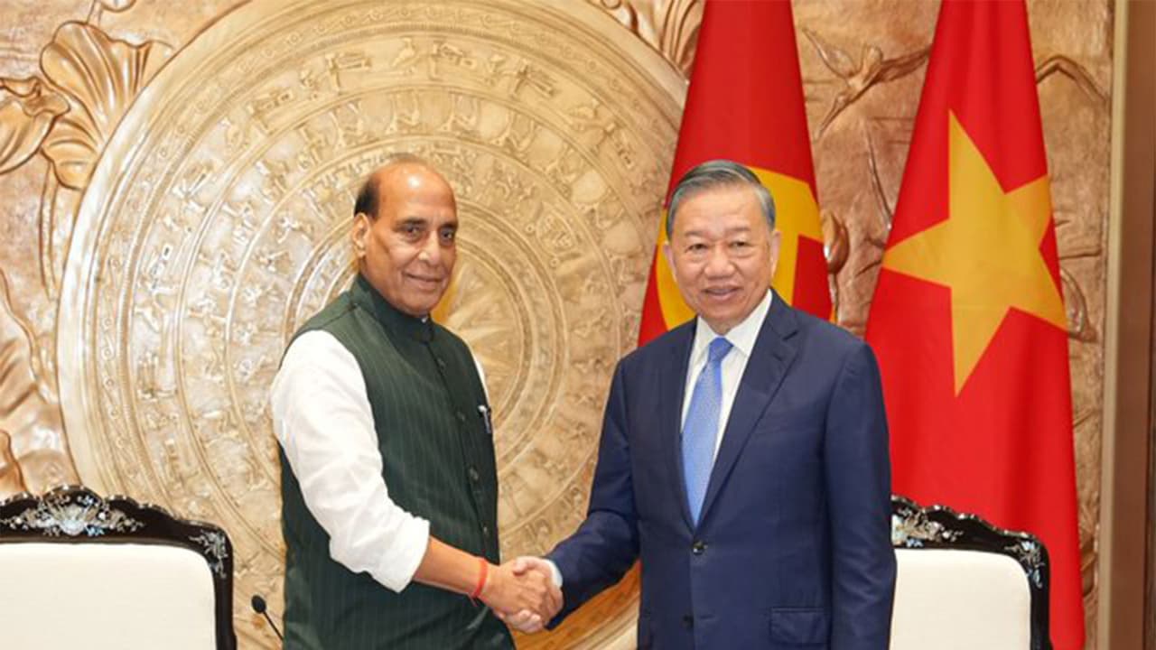 Rajnath Singh meets Vietnam Prez, vows to deepen defence cooperation