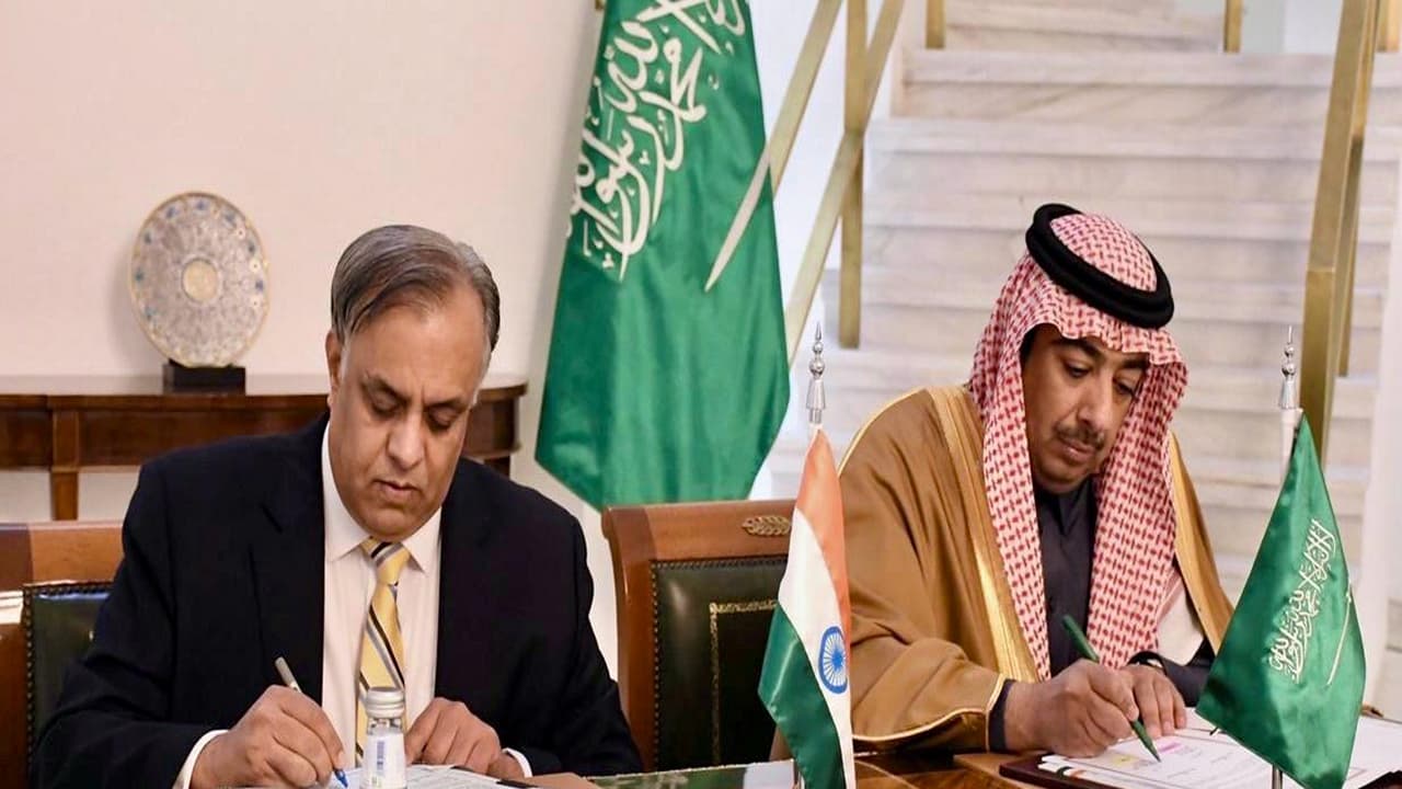 India, Saudi Arabia Sign Visa Waiver Pact for Official Passports
