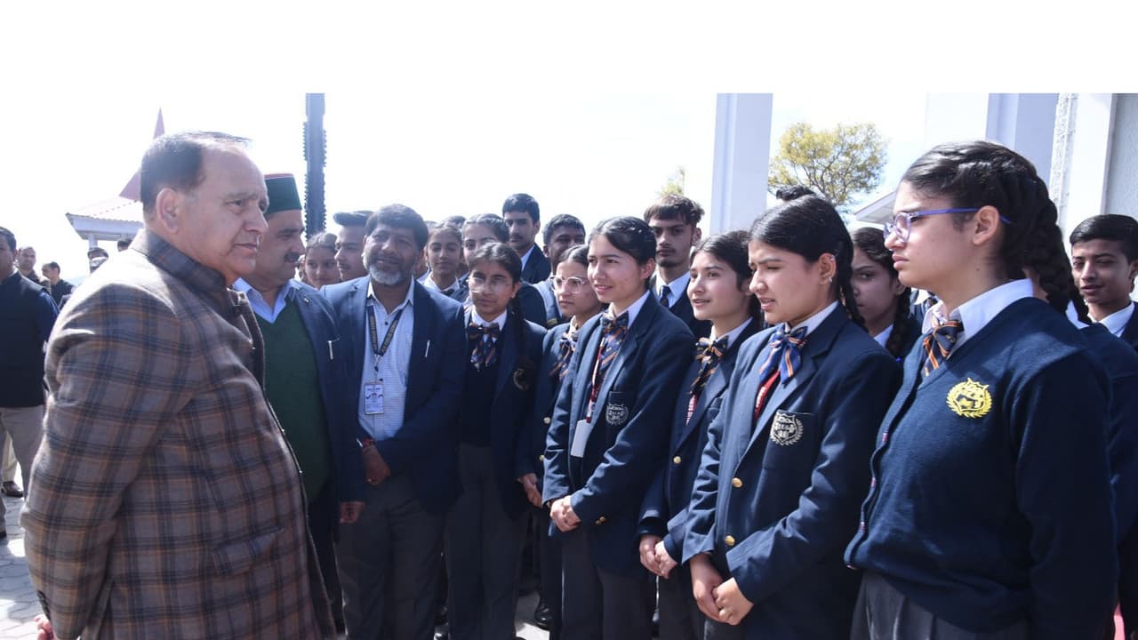 Shimla school students interact with HP Speaker on parliamentary system