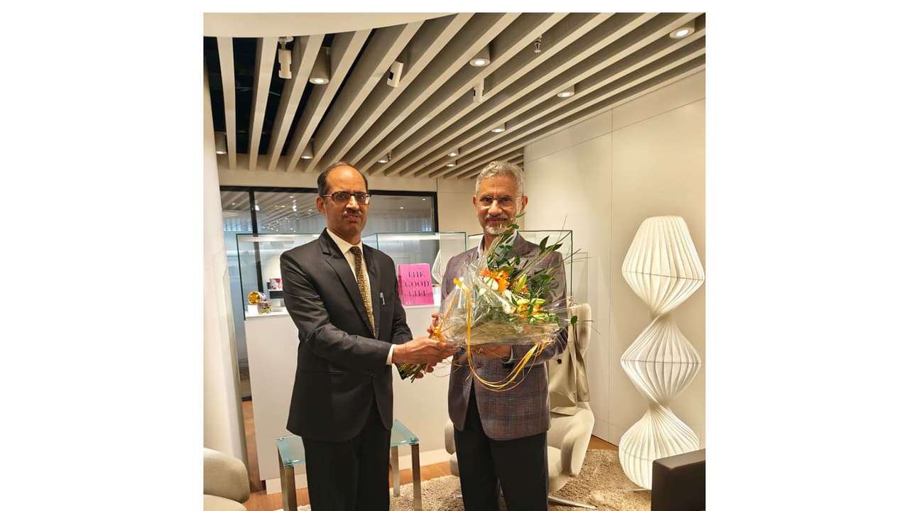 EAM Jaishankar makes brief stopover in Zurich en route to Caribbean