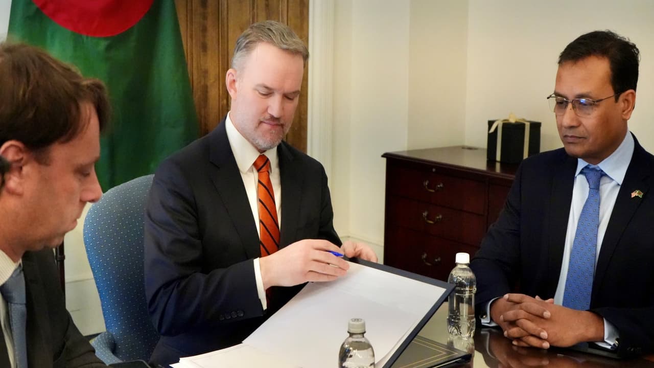 US, Bangladesh Sign Reciprocal Trade Agreement to Boost Economic Ties