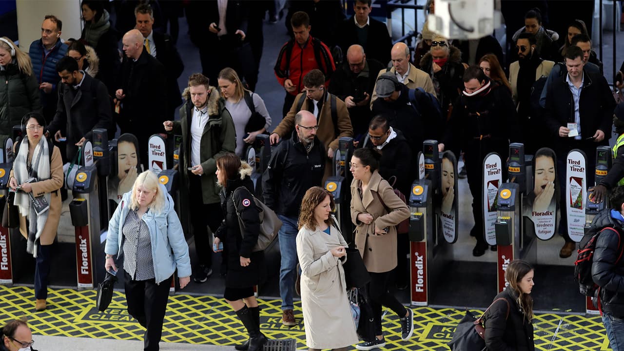 Indian Households Now UK's Richest Ethnic Group, LSE Report Finds