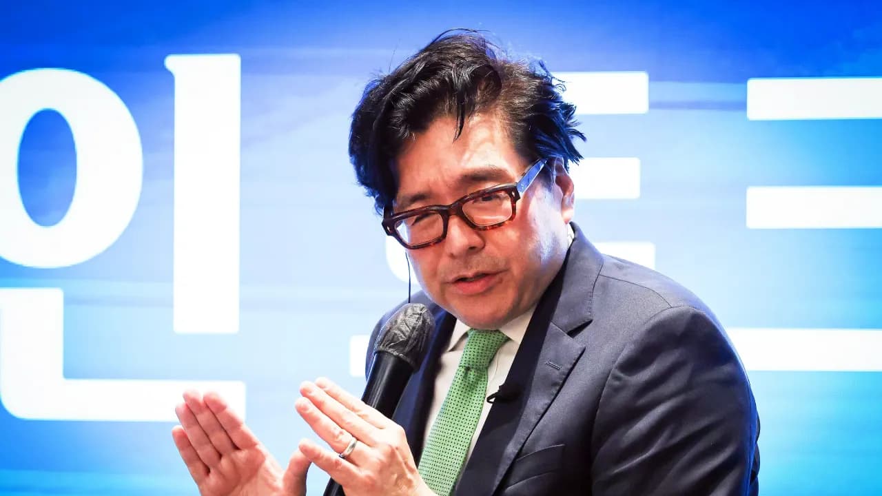 Tom Lee Says PCE Revision Could Show The Fed Hiked Too Early, Calls Walkback Bullish For Crypto
