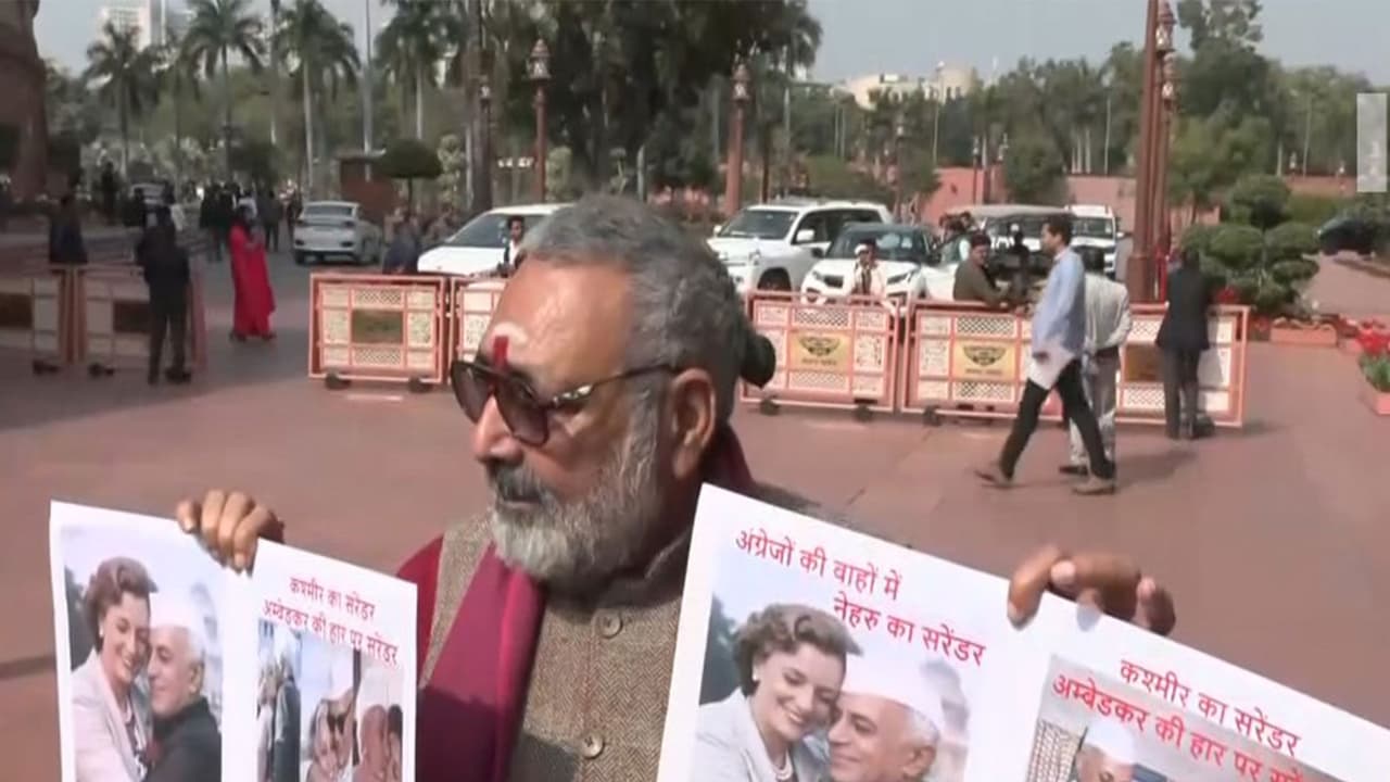 Giriraj Singh attacks Nehru amid Opposition's 'surrender' jibe at PM