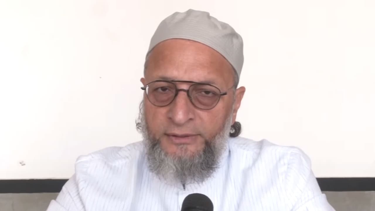 Owaisi urges voter turnout in Maharashtra polls, plays down BMC impact