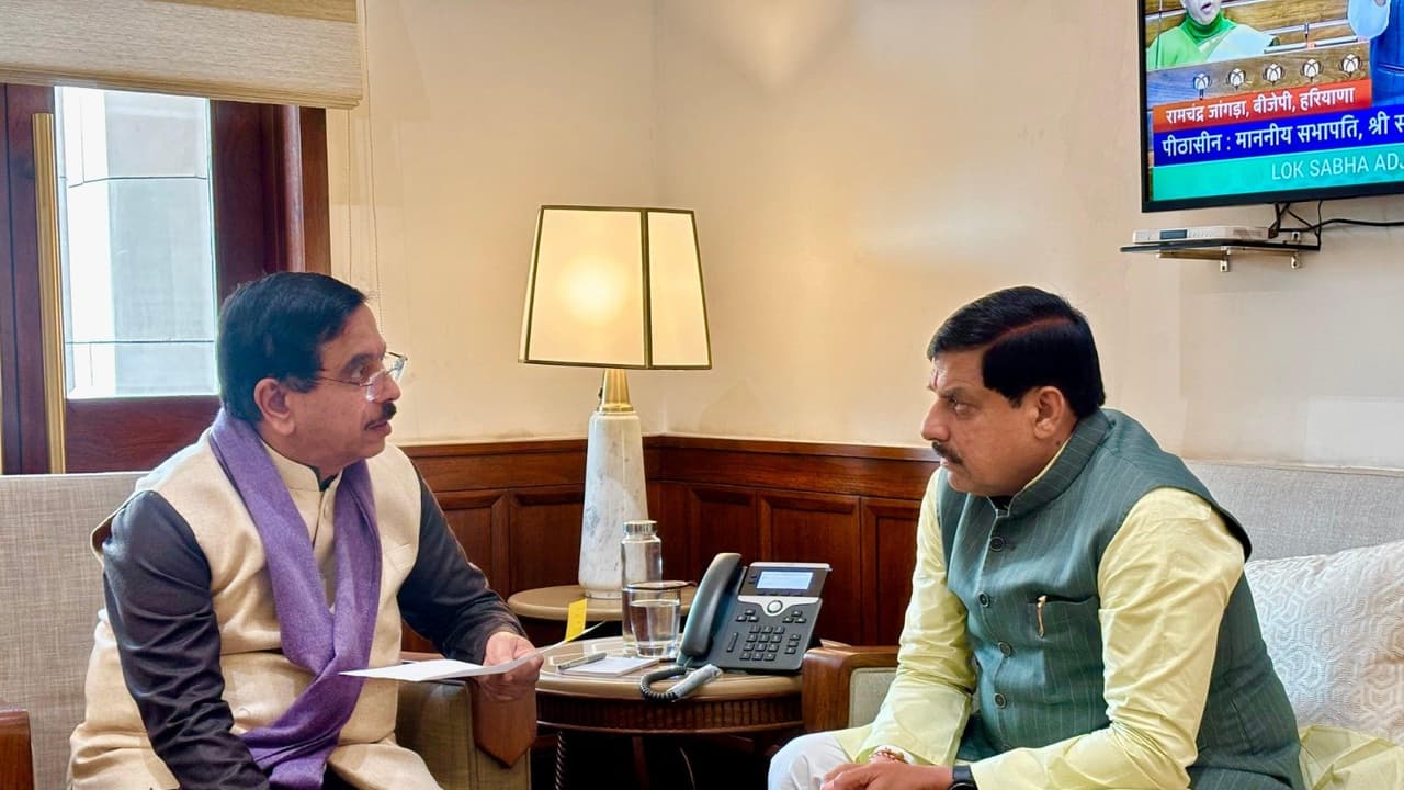 MP CM Mohan Yadav meets Pralhad Joshi, discusses foodgrain procurement