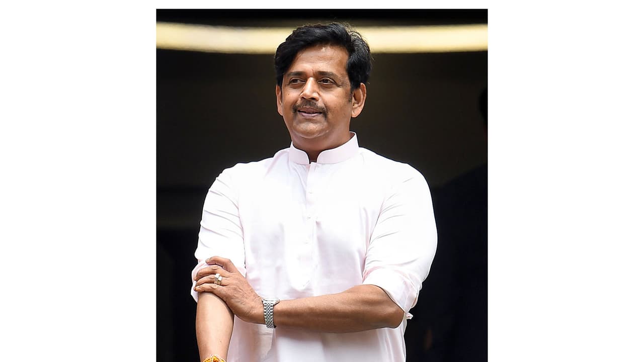 Tmc Ravi Ravi Kishan's Howrah roadshow disrupted, blames TMC for violence ...