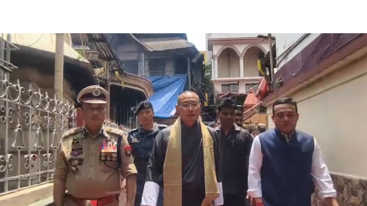 Bhutanese PM Tshering Tobgay offers prayers at Maa Kamakhya Temple