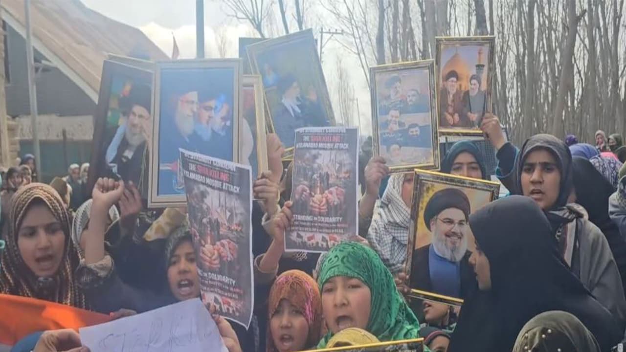 Baramulla Shias protest Islamabad bombing, chant 'Pakistan Murdabad'