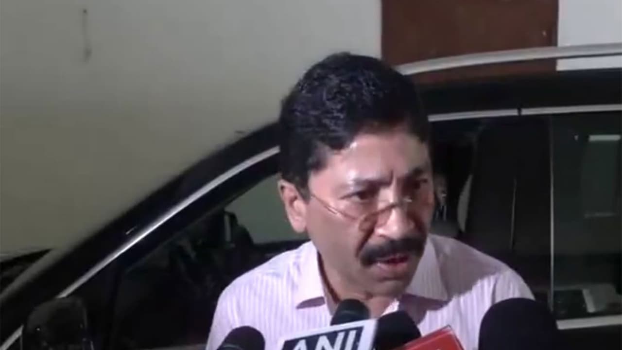 Chennai: Maran urges Southern Railway to ease commuter woes at Egmore