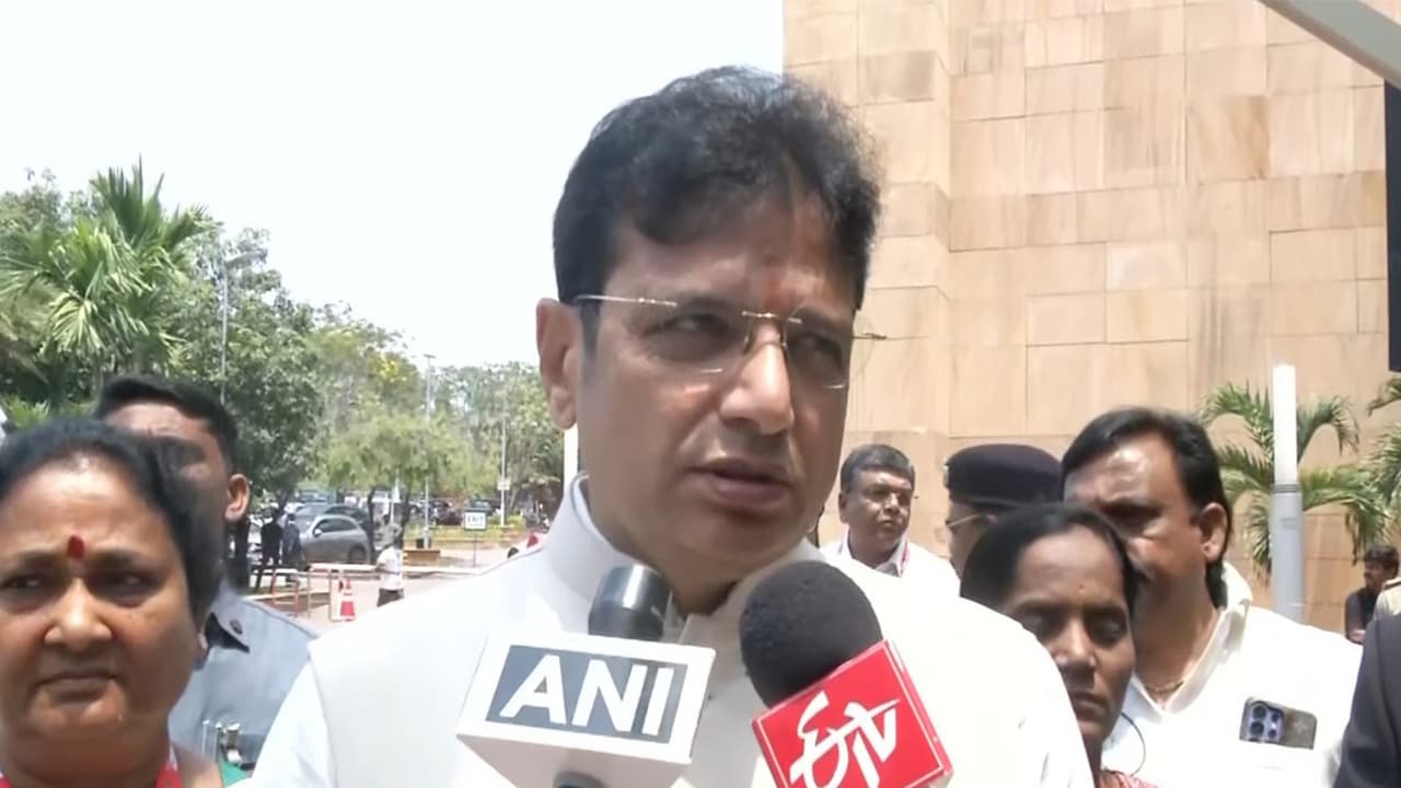 Global conflicts impact textile industry, focus on domestic market: Min